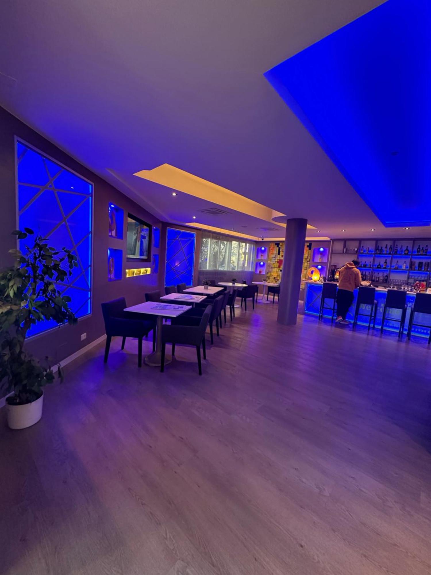 Confidence Hotel Europa Cento  Exterior foto